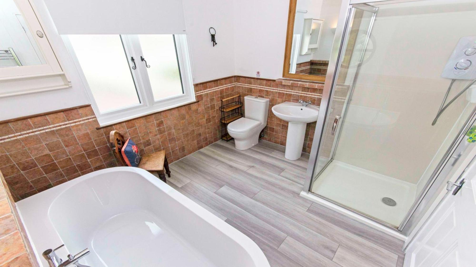 Bag-End House - Unique Home With Balcony, Beautiful Views, Ping Pong And Hot Tub Option - Sleeps 14 Croyde Exterior foto